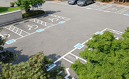 장애인 전용 주차 공간