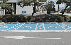 장애인 전용 주차장1