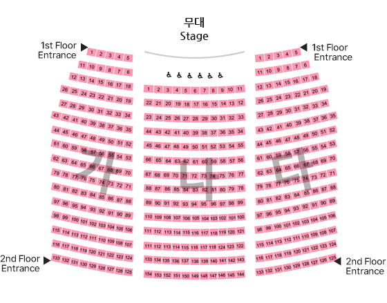 흥겨운극장 좌석 배치도. 가,나,다로 3열의 좌석이 배치되어 A 1번 좌석과 C 5번 좌석측에 1층 출입구가 있으며 G 133번 좌석과 I 125번 좌석측에 2층 출입구가 있다.